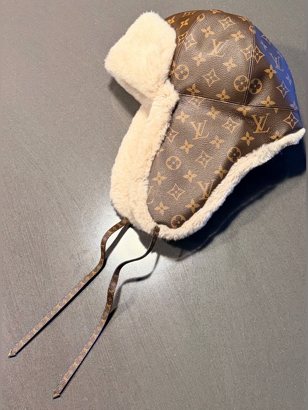 Louis Vuitton Ski Hat Size Small